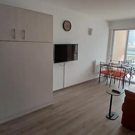 Cozy, Terrasse, Parking, A 2 Pas D'ici * Saint-Raphaël
