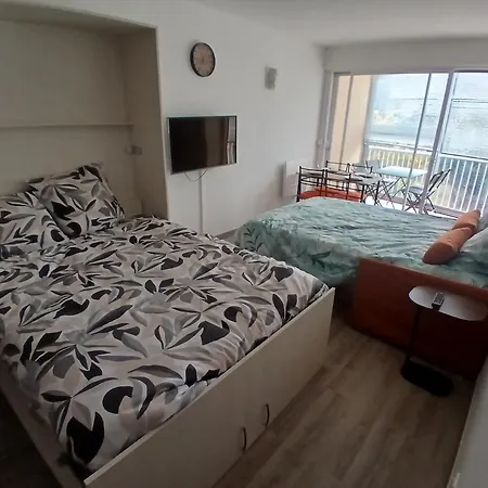 Cozy, Terrasse, Parking, A 2 Pas D'ici Daire *