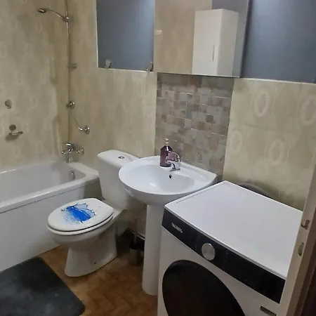 Cozy, Terrasse, Parking, A 2 Pas D'ici Daire