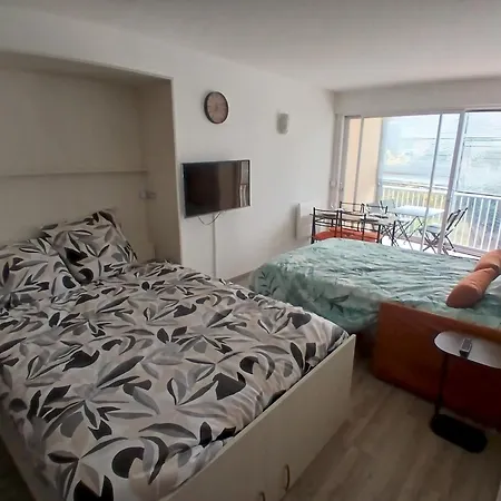 Cozy, Terrasse, Parking, A 2 Pas D'ici Daire *