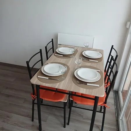 Cozy, Terrasse, Parking, A 2 Pas D'ici Daire Saint-Raphaël