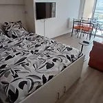 Apartamento Cozy, Terrasse, Parking, à 2 Pas D'ici Saint-Raphaël