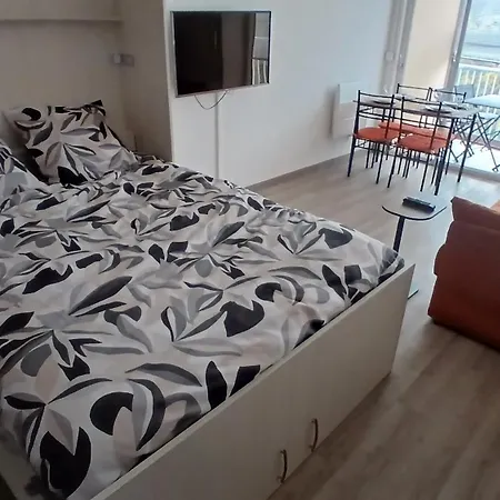 דירה Cozy, Terrasse, Parking, A 2 Pas D'ici Saint-Raphaël