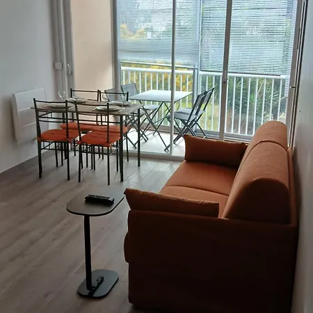 Lägenhet Cozy, Terrasse, Parking, A 2 Pas D'ici