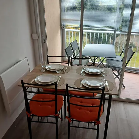 Cozy, Terrasse, Parking, à 2 Pas D'ici Apartamento Saint-Raphaël
